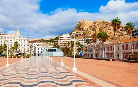 Alicante: Private 4-Hour Tour of Castle, Old Town & Beach