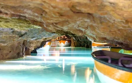 Visit to the Sant Josep Caves