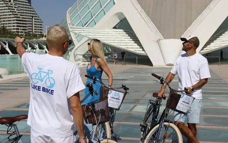 Valencia Daily Guided Bike tour in small group
