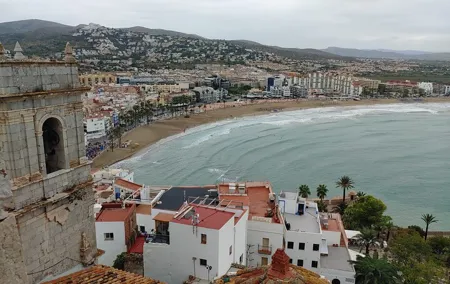 From Valencia: Day trip to Peniscola, (City, Castle & Beach)