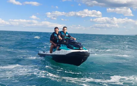 Jetski in Valencia for 30 minutes for 1 or 2 people