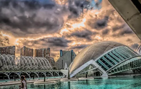 Private 4-hour Walking Tour of Valencia with official tour guide