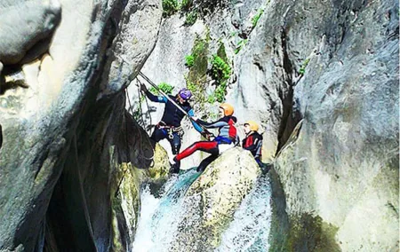 Aquatic canyoning near Benidorm. Estret de les Penyes Bollulla