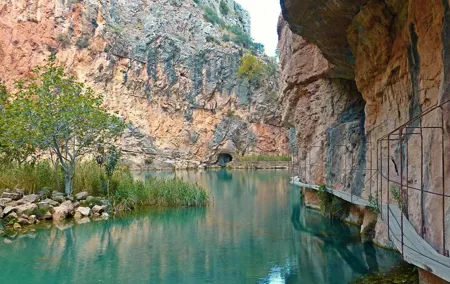Full Day Tour to Chulilla and Hanging Bridges from Valencia