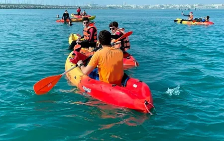 Guided Kayak Tour and Paella Lunch at the Beach in Valencia