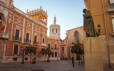 Touristic Valencia (with flamenco) on a Private half day tour with a local
