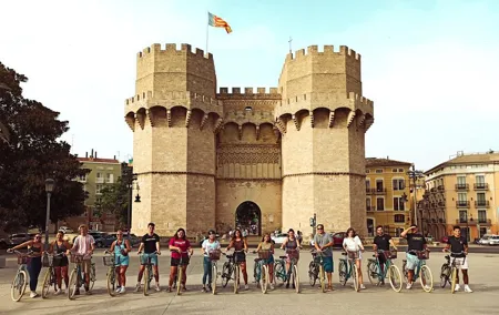 3hs-Hour Guided City Sightseeing and Beaches Bike Private Tour
