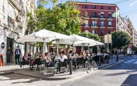 Ruzafa Evening Food & Wine Tour: Tapas, Drinks & Local Secrets.