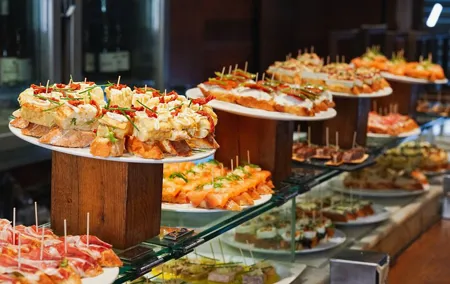 Gourmet Tapas and Wine Tour in Valencia