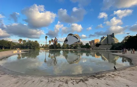 From the Old Town to the City of Arts – Small Group Bike Tour