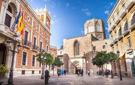 Essential Valencia and World Heritage Sites (English)