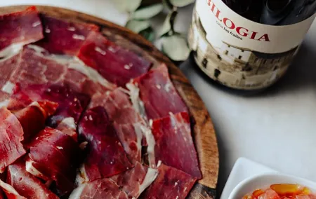 Valencia Local Tapas and Wine Experience