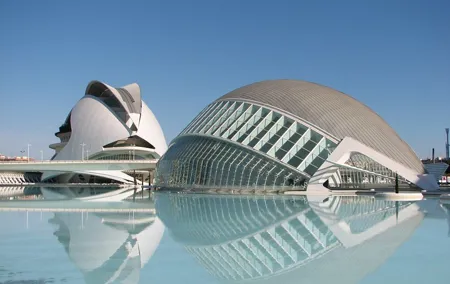 Private Valencia Transfer: Cruise Port or Airport to Central Valencia