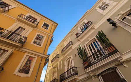 Valencia city game: mysteries of the old quarter