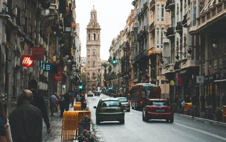 Touristic Valencia (with flamenco) on a Private full day tour with a local