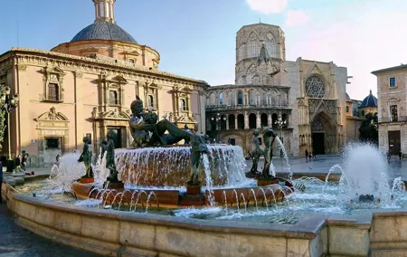 Valencia Private Walking Tour for GROUPS 2 hs