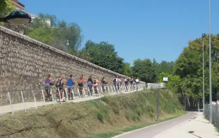 Bike tour with city guide from old to new