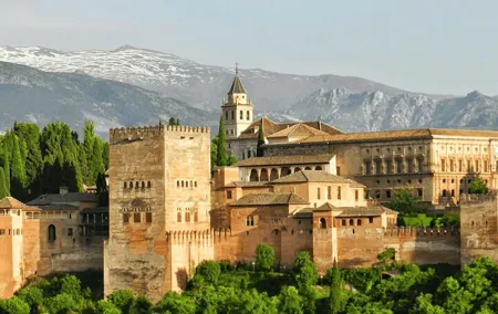 Granada Private Alhambra Tour includes Nazaries Palaces