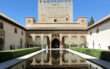 Walking tour in Alhambra, Nasrid Palaces and Generalife