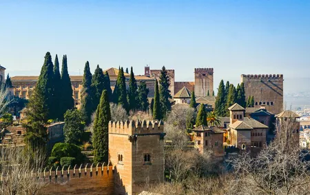 Tour with audio guide Nasrid Palaces Generalife and Alcazaba
