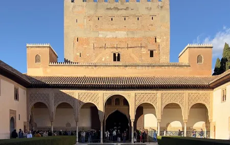Small group visit to the Alhambra with tickets included