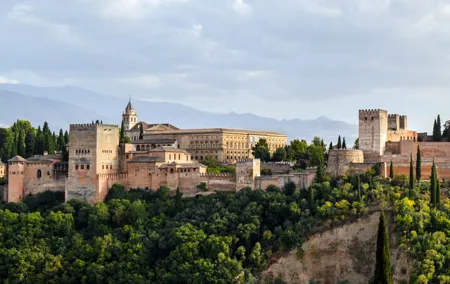 Private Tour: Alhambra and Nasrid Palaces - Journey Into Time