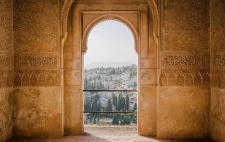 Alhambra Nasrid Palaces and Generalife with Audio Guide