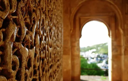 The Secrets of the Alhambra - Small group tour