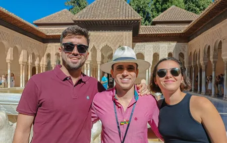 Private Tour of the Alhambra to travel back in time. NO TICKETS