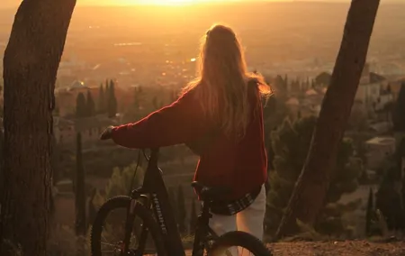Granada: Alhambra and Sierra Nevada Sunset Views by E-Bike
