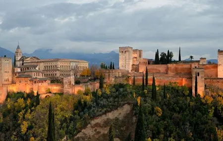 Alhambra: Skip-the-Line to Nasrid Palaces & Generalife