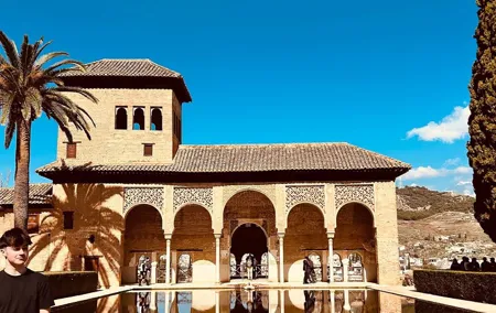 Guided Tour of Generalife and Alcazaba de la Alhambra