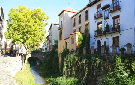 Albayzin and Sacromonte Guided Walking Tour in Granada