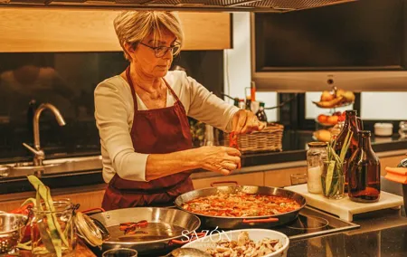 Paella Experience in Granada: eat with a local grandmother
