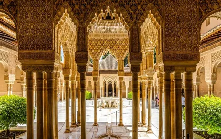 Premium Half Day Tour of the Alhambra of Granada + tickets