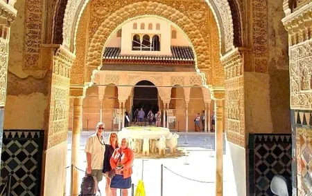 Alhambra private walking tour