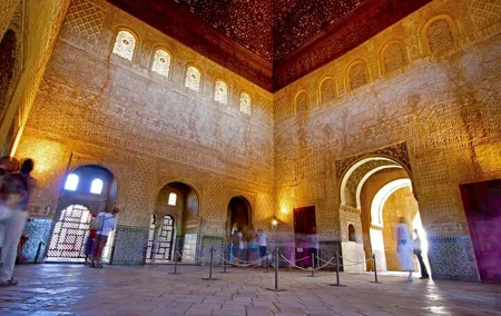 Complete Guided tour of the Alhambra and Generalife Premium Group