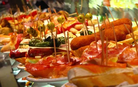 Private 3-Hour Tapas Tour of Granada