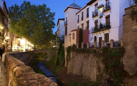 Granada Walking Tour: Albaicin and Sacromonte Quarters