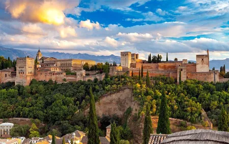 Guided Walking Tour of the Alhambra in Granada