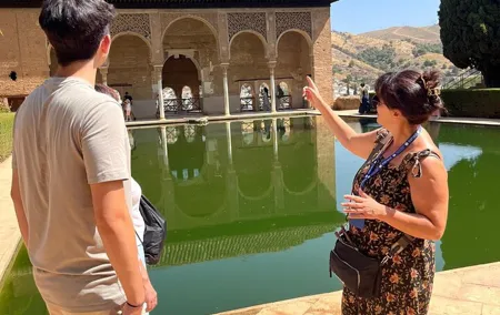 Private Tour to Alhambra with Guide (tickets not included)