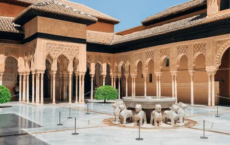 Alhambra Tickets and Albaicin Private Tour