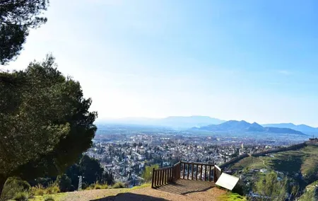 Hiking in the natural park on the outskirts of the Alhambra