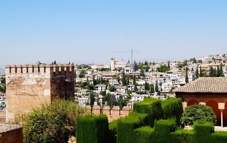 Granada Private Walking Tour with a Professional Guide