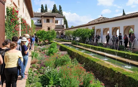 Alhambra & Generalife Guided Tour with Optional Granada City Tour