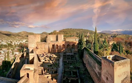 Guided Alhambra Tour with Official Tickets