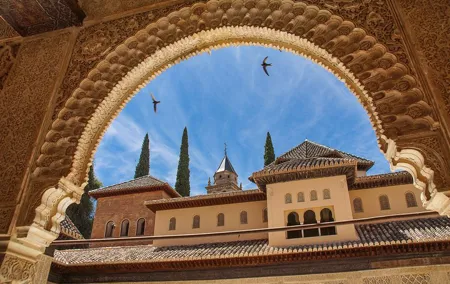 Private tour of Offbeat Granada with a local