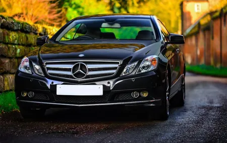 Granada: Private Transfer IN or OUT in Upscale Vehicle with Professional Driver