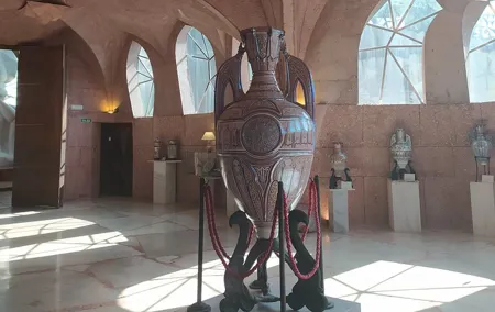 Alhambra and Albaycin Ceramics Collection Private Tour