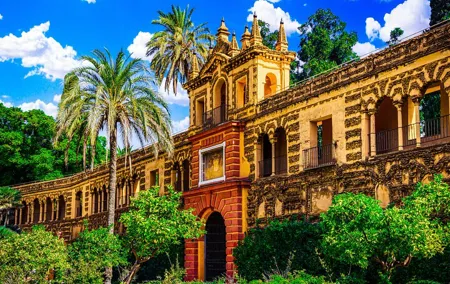 Skip the Line Seville Alcázar, Cathedral & Giralda Guided Tour